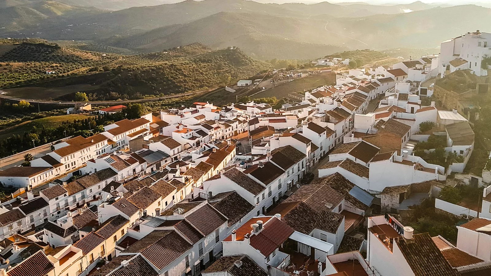 Fotografia d'angle alt d'una zona rural